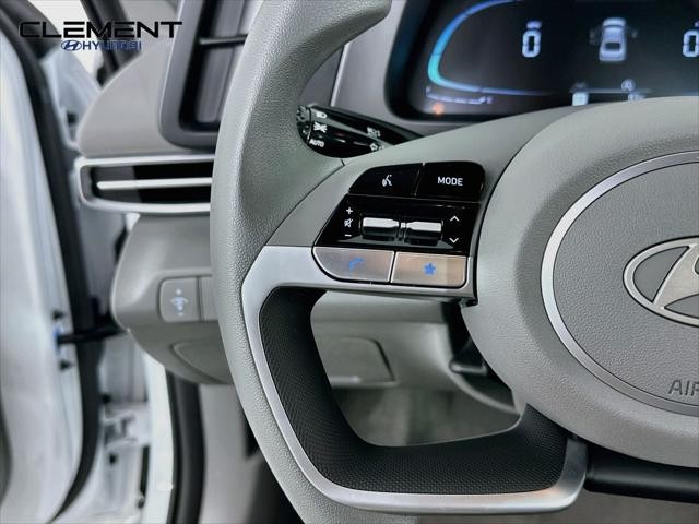 Hyundai Elantra Vehicle Full-screen Gallery Image 14