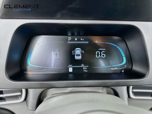 Hyundai Elantra Vehicle Full-screen Gallery Image 16