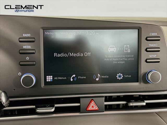 Hyundai Elantra Vehicle Full-screen Gallery Image 17