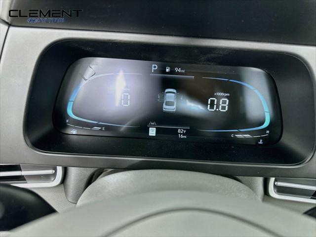 Hyundai Elantra Vehicle Full-screen Gallery Image 16