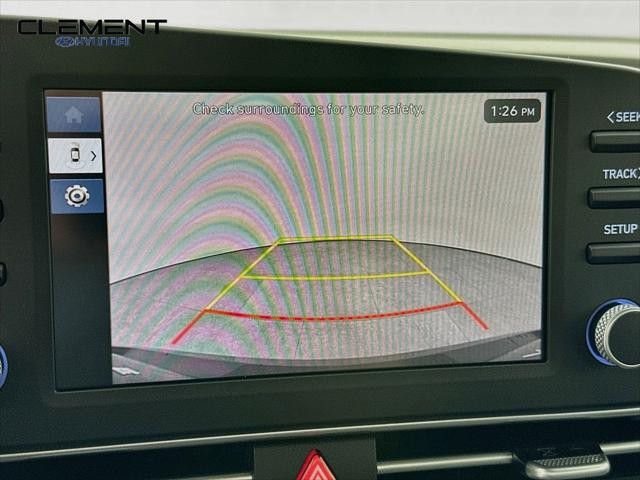 Hyundai Elantra Vehicle Full-screen Gallery Image 18