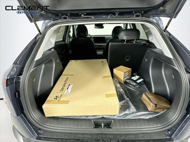 Hyundai Kona Vehicle Full-screen Gallery Image 9