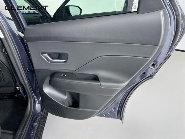 Hyundai Kona Vehicle Full-screen Gallery Image 26
