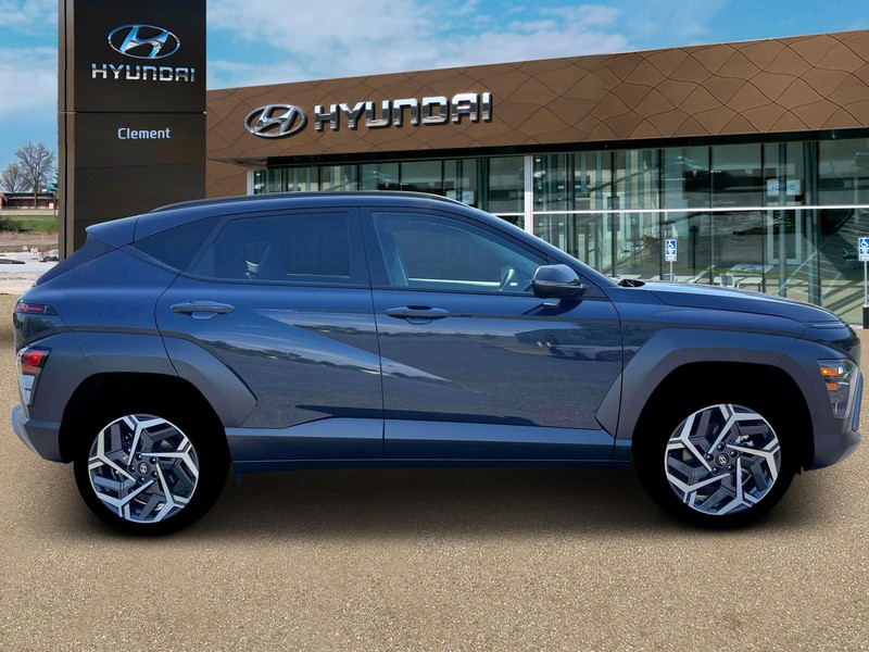 Hyundai Kona Vehicle Full-screen Gallery Image 9