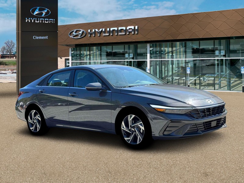 Hyundai Elantra Vehicle Full-screen Gallery Image 10