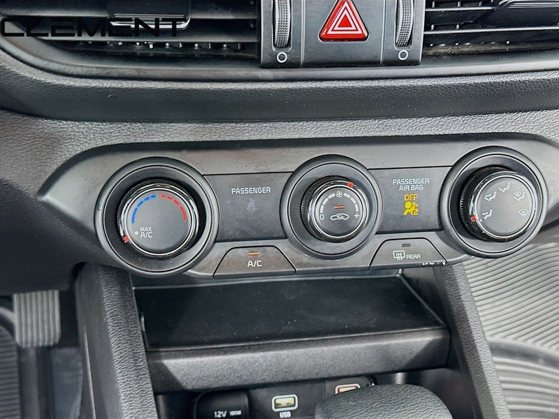 Kia Forte Vehicle Full-screen Gallery Image 22