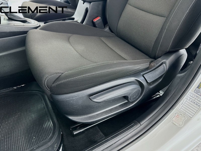 Kia Forte Vehicle Full-screen Gallery Image 27