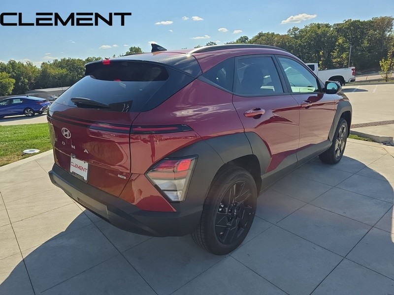Hyundai Kona Vehicle Full-screen Gallery Image 7