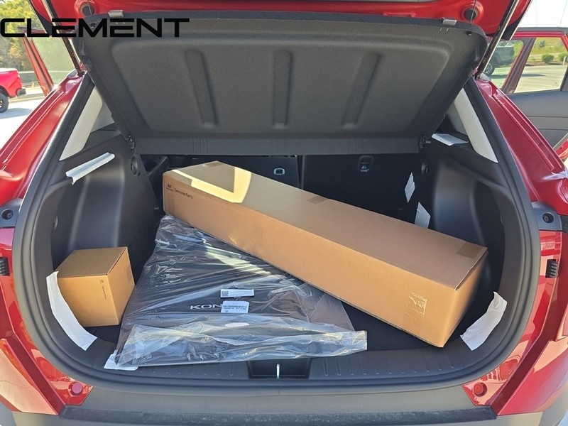 Hyundai Kona Vehicle Full-screen Gallery Image 11