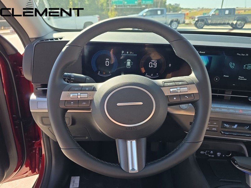 Hyundai Kona Vehicle Full-screen Gallery Image 14