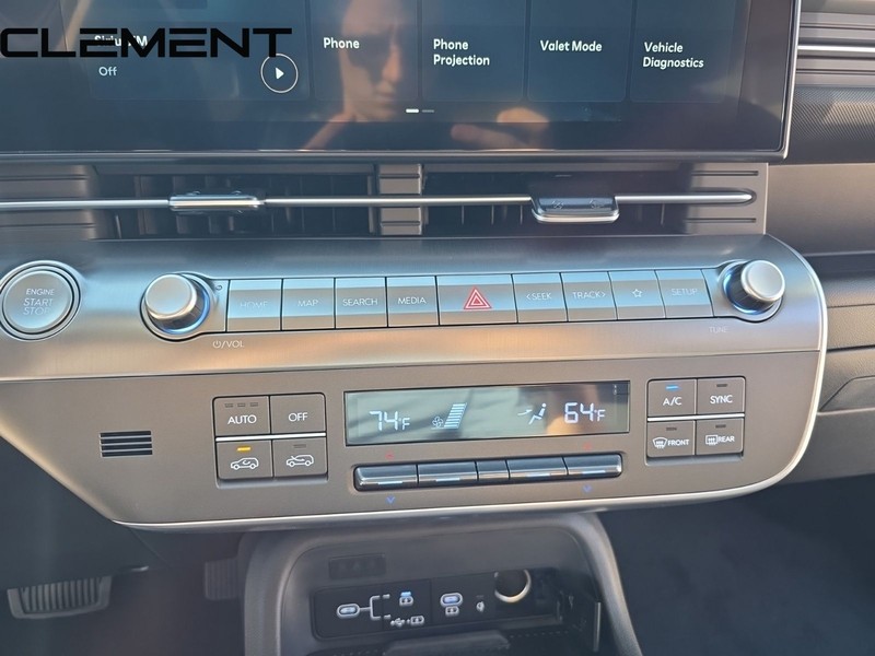Hyundai Kona Vehicle Full-screen Gallery Image 22