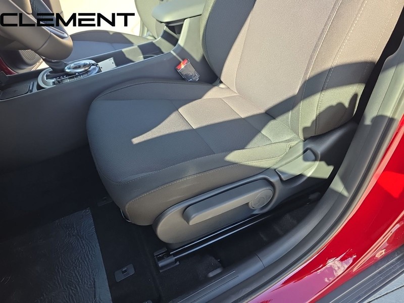 Hyundai Kona Vehicle Full-screen Gallery Image 27