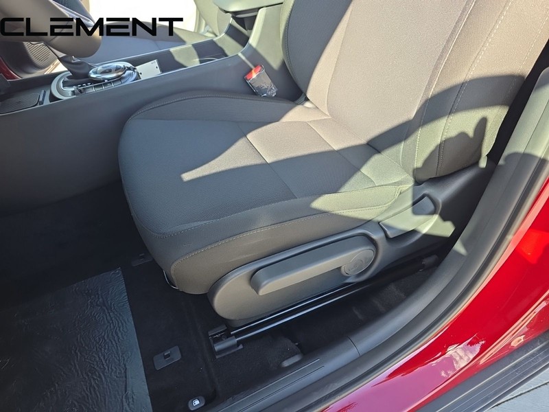 Hyundai Kona Vehicle Full-screen Gallery Image 28