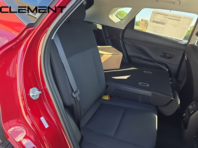 Hyundai Kona Vehicle Full-screen Gallery Image 32