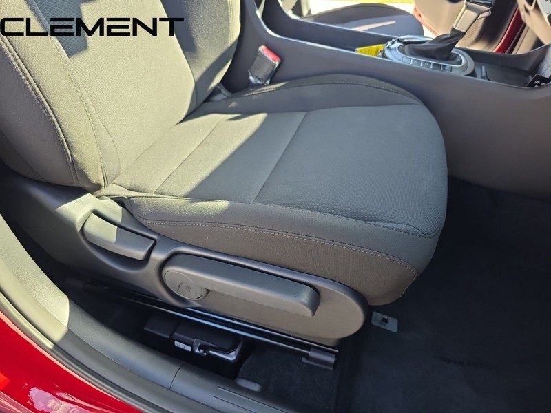 Hyundai Kona Vehicle Full-screen Gallery Image 33
