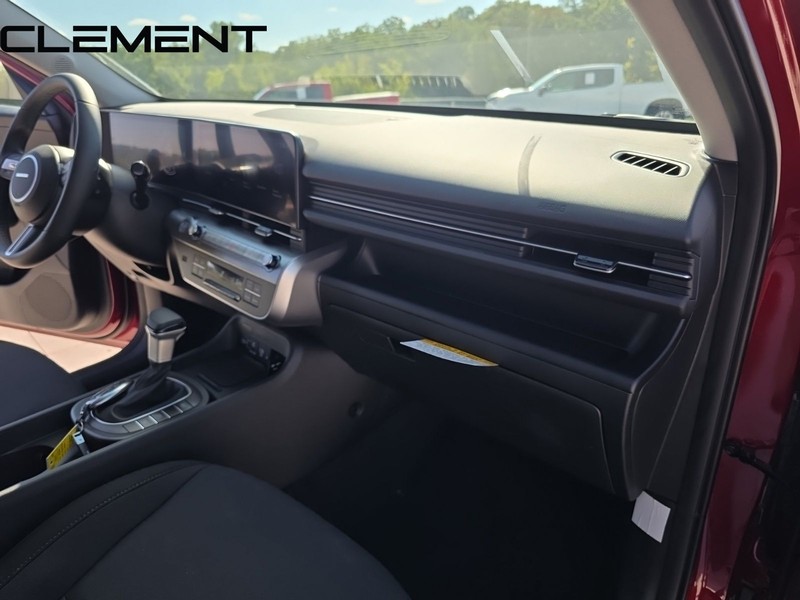 Hyundai Kona Vehicle Full-screen Gallery Image 34