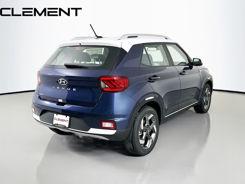Hyundai Venue Vehicle Full-screen Gallery Image 7