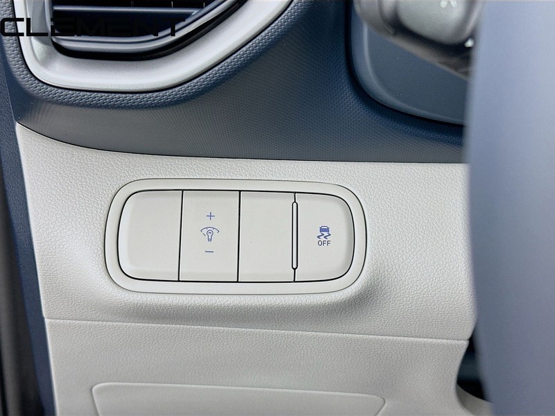 Hyundai Venue Vehicle Full-screen Gallery Image 13