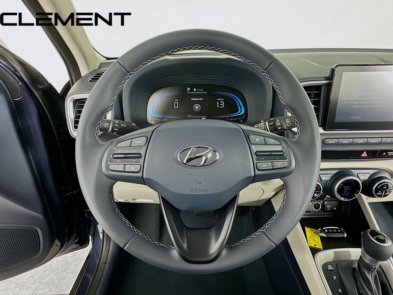 Hyundai Venue Vehicle Full-screen Gallery Image 14