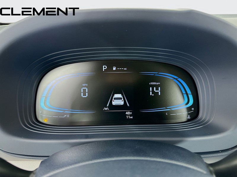 Hyundai Venue Vehicle Full-screen Gallery Image 18
