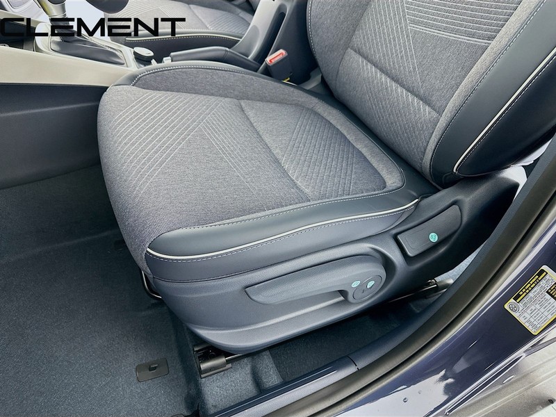 Hyundai Venue Vehicle Full-screen Gallery Image 28