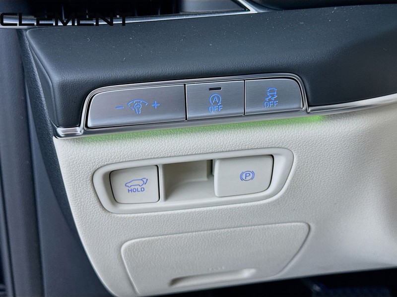 Genesis GV80 Vehicle Full-screen Gallery Image 13