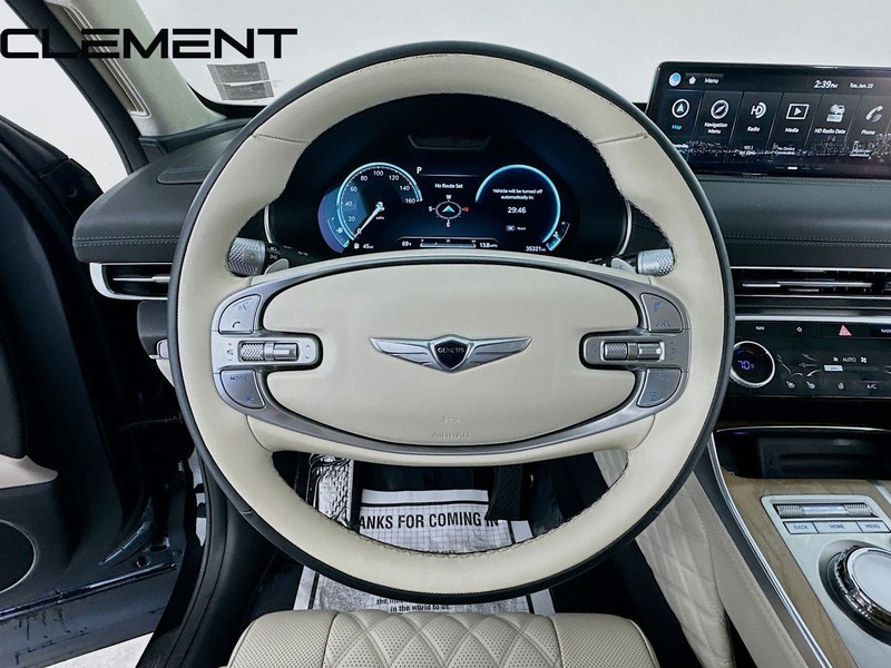 Genesis GV80 Vehicle Full-screen Gallery Image 14