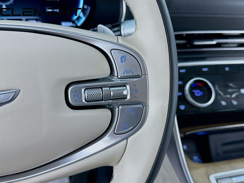 Genesis GV80 Vehicle Full-screen Gallery Image 17