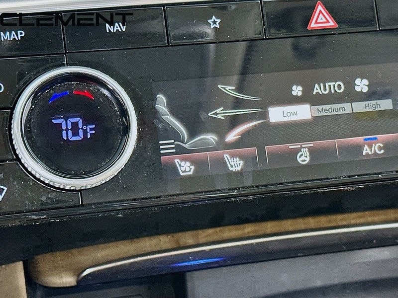 Genesis GV80 Vehicle Full-screen Gallery Image 23