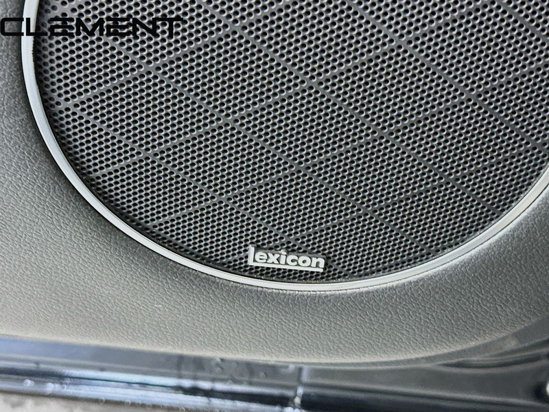 Genesis GV80 Vehicle Full-screen Gallery Image 27