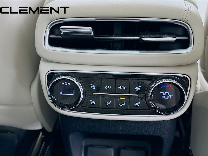 Genesis GV80 Vehicle Full-screen Gallery Image 35