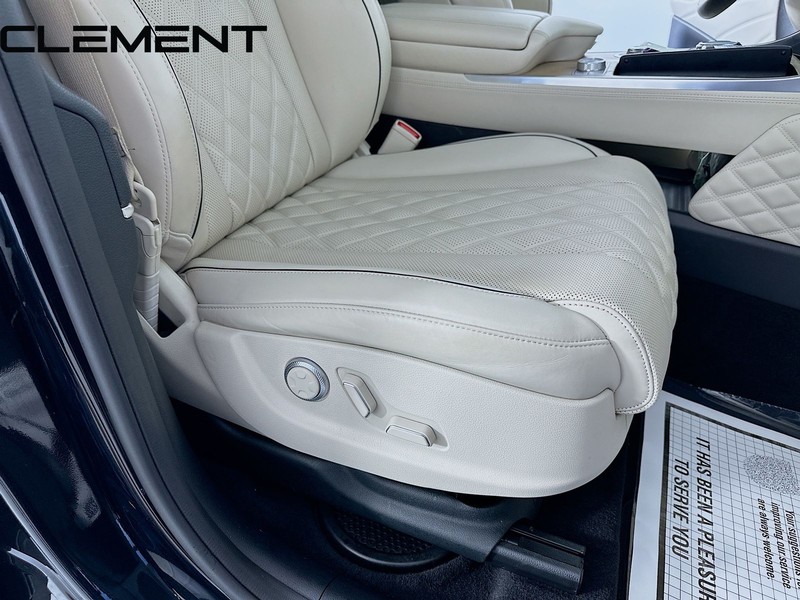 Genesis GV80 Vehicle Full-screen Gallery Image 36