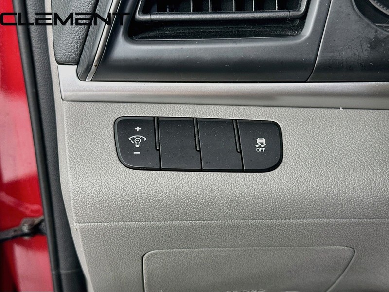 Hyundai Elantra Vehicle Full-screen Gallery Image 13