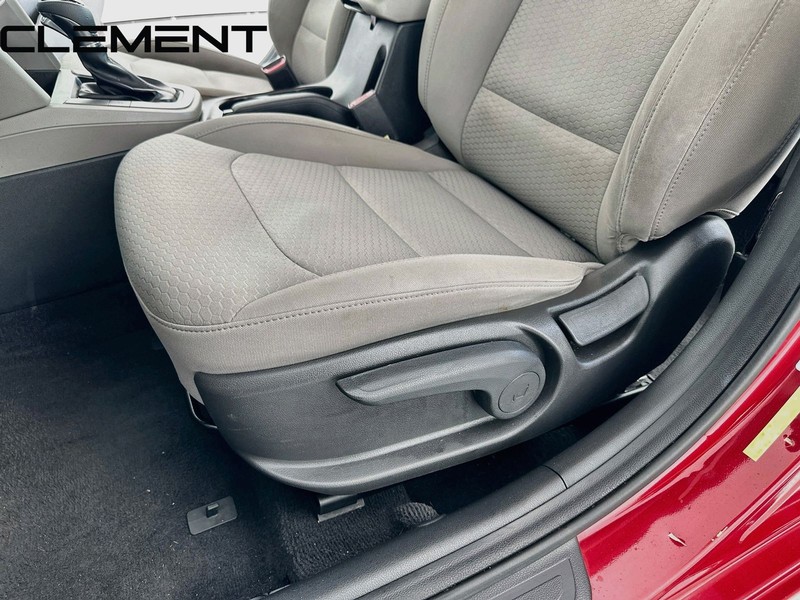 Hyundai Elantra Vehicle Full-screen Gallery Image 27