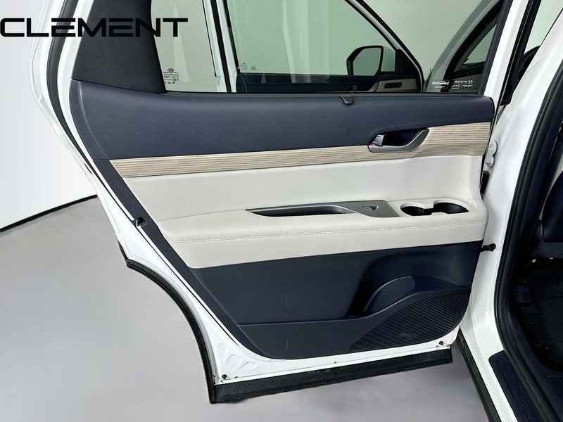 Hyundai Palisade Vehicle Full-screen Gallery Image 32