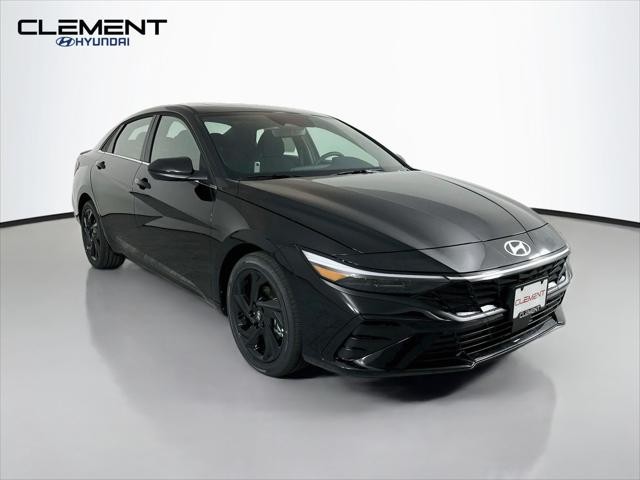 Hyundai Elantra Vehicle Image 03