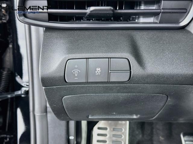Hyundai Elantra Vehicle Image 12
