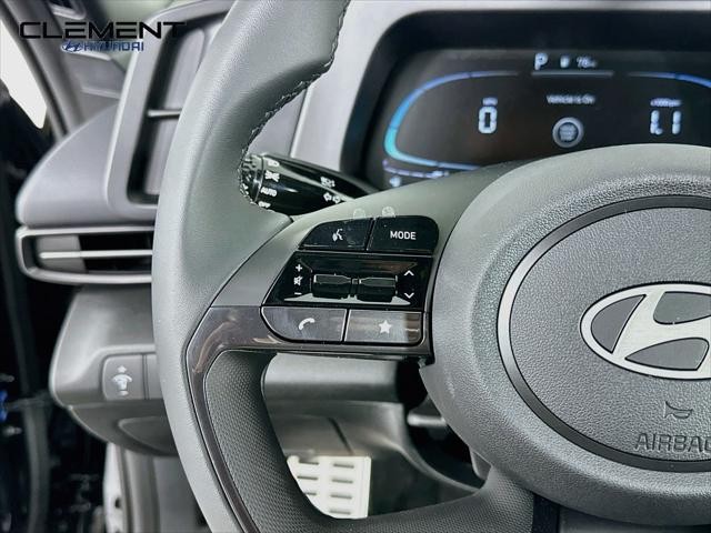 Hyundai Elantra Vehicle Image 14