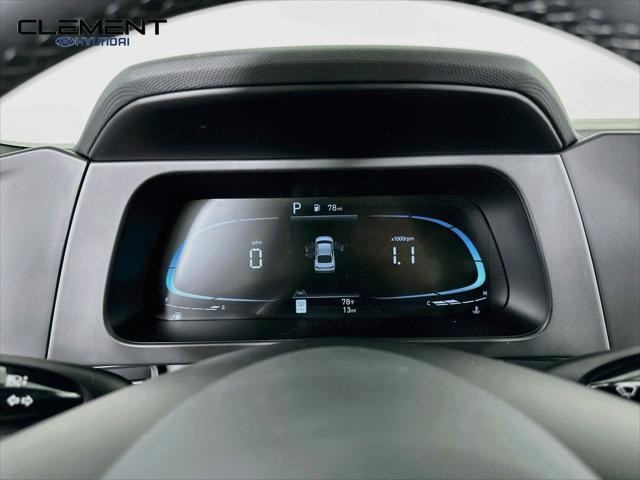 Hyundai Elantra Vehicle Image 16