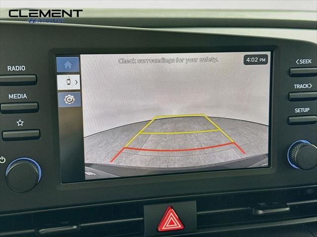 Hyundai Elantra Vehicle Image 18