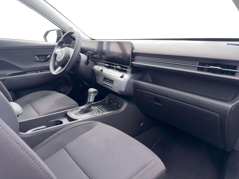 Hyundai Kona Vehicle Full-screen Gallery Image 15