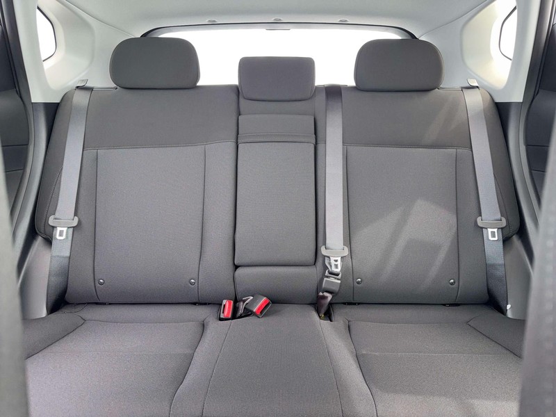 Hyundai Kona Vehicle Full-screen Gallery Image 16