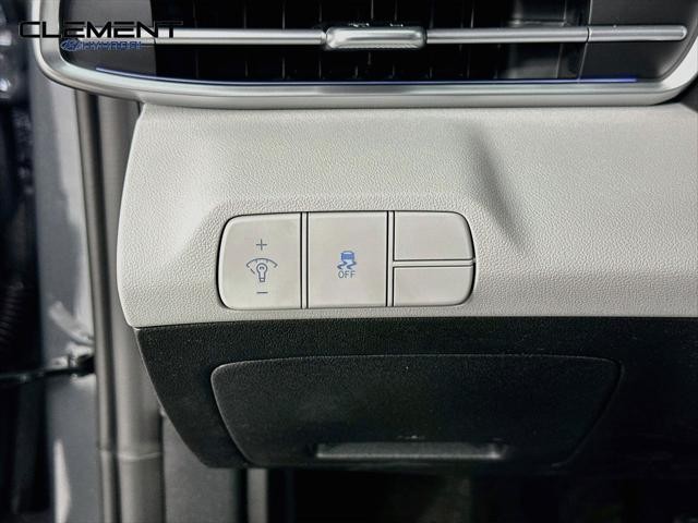 Hyundai Elantra Vehicle Full-screen Gallery Image 12