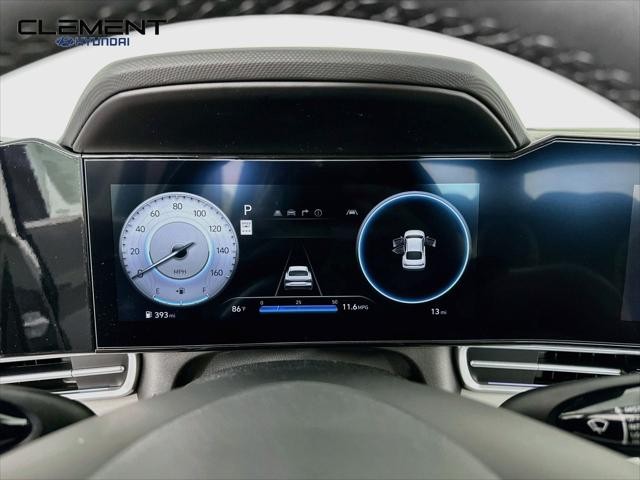 Hyundai Elantra Vehicle Full-screen Gallery Image 16