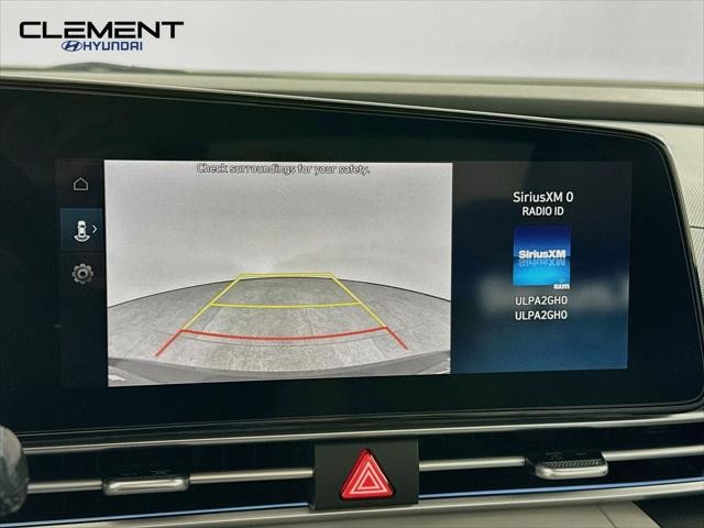 Hyundai Elantra Vehicle Full-screen Gallery Image 18