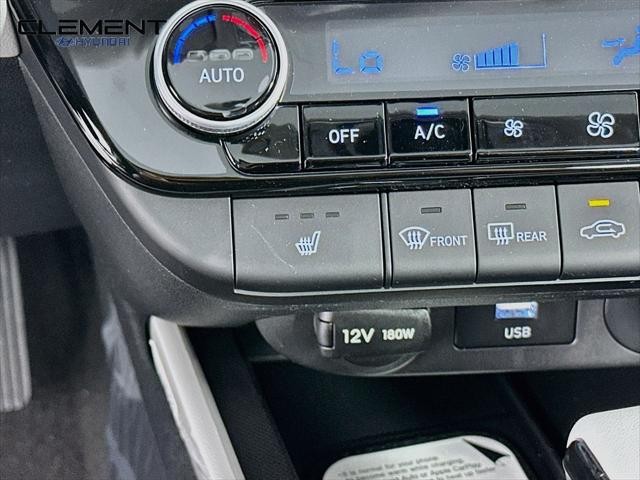 Hyundai Elantra Vehicle Full-screen Gallery Image 20