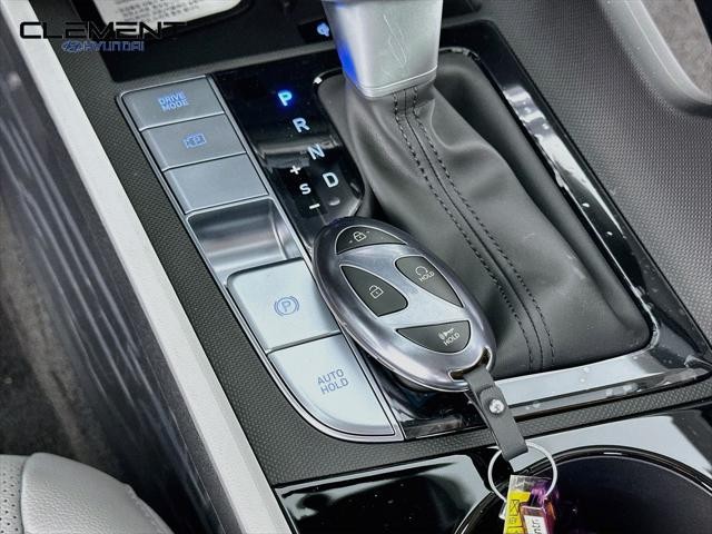 Hyundai Elantra Vehicle Full-screen Gallery Image 21