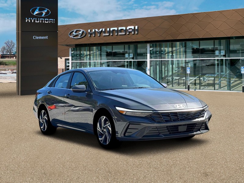 Hyundai Elantra Vehicle Full-screen Gallery Image 11