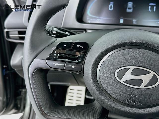Hyundai Elantra Vehicle Full-screen Gallery Image 14