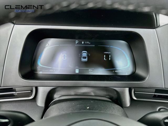 Hyundai Elantra Vehicle Full-screen Gallery Image 16